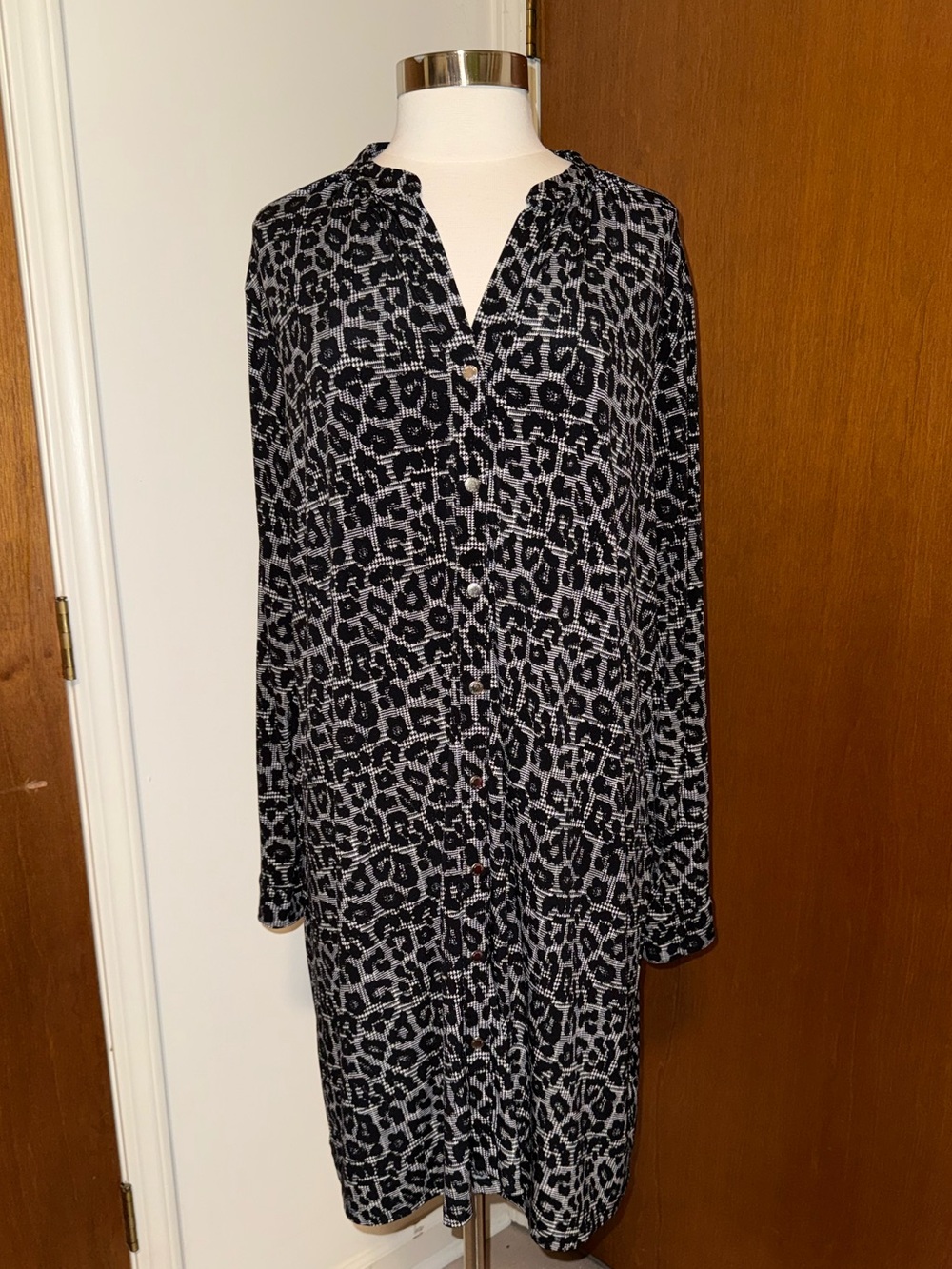 🐠 MICHAEL Michael Kors Black and Gray Animal Print Dress